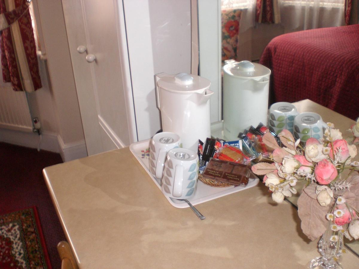 Melville Lodge Gatwick Horley Room photo